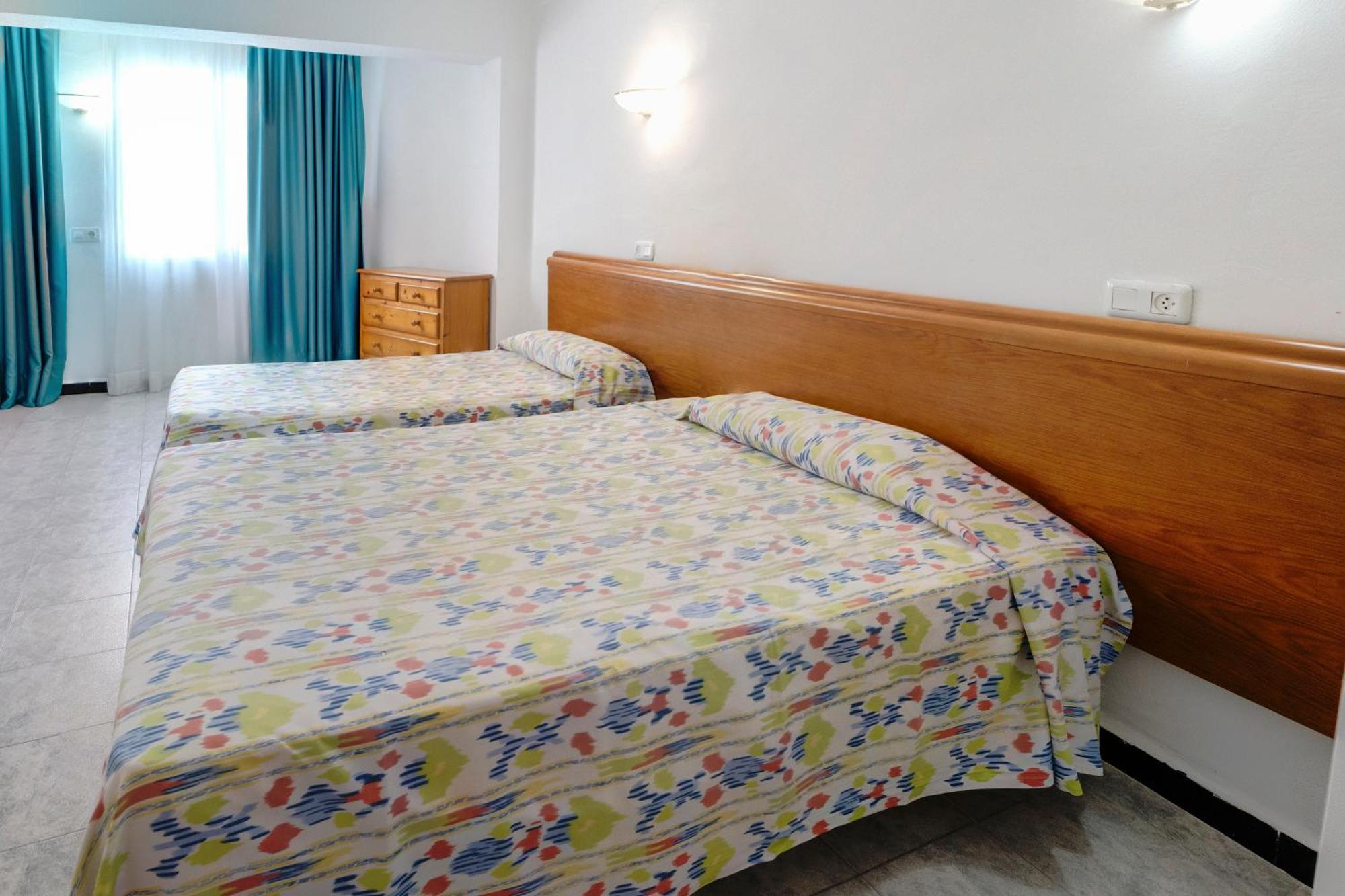 Large Premium Room up to 14 years