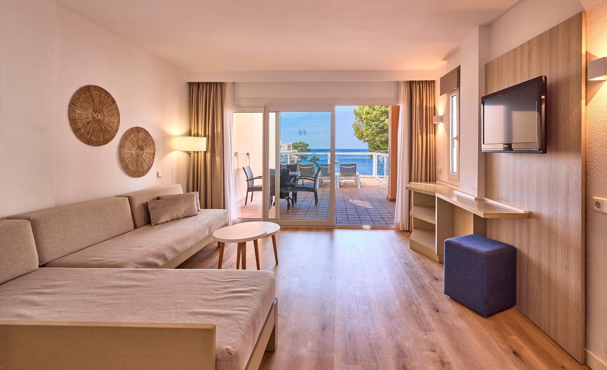 One-Bedroom Apartment Sea View