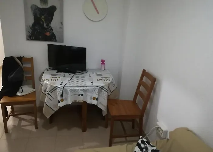 Camera Privata Singola In Appartamento, Bagno In Comune, Aria Condizionata Caldo Freddo, Wifi, Tv Llucmajor 