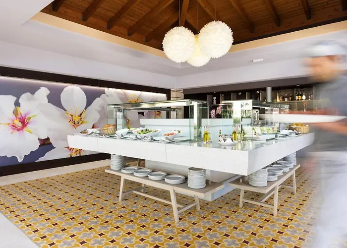 Insotel Cala Mandia Resort