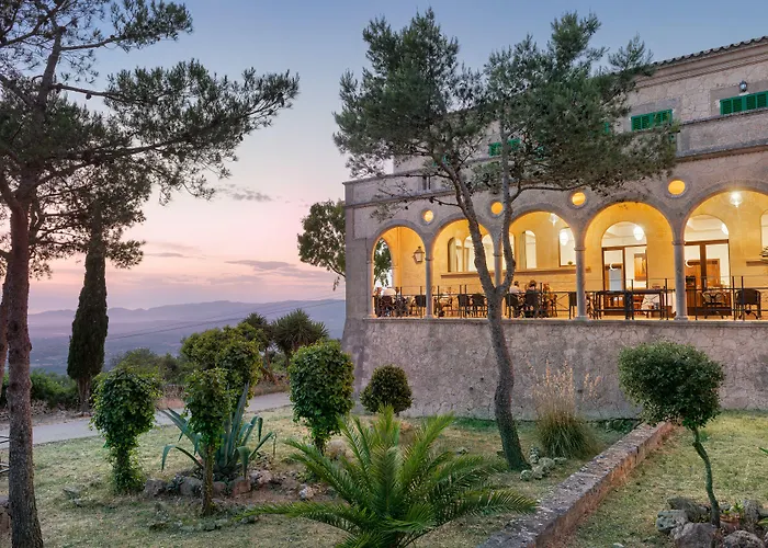 Hotel Santuari De Cura Randa