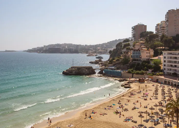 Luxury Hotels in Palma de Mallorca near Royal Palace of La Almudaina